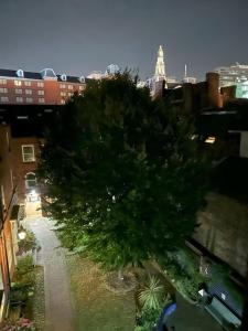 Tòa nhà nơi căn hộ tọa lạc