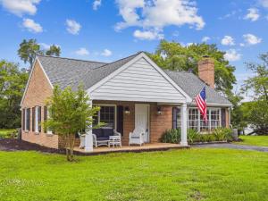 Κήπος έξω από το Loon Cottage