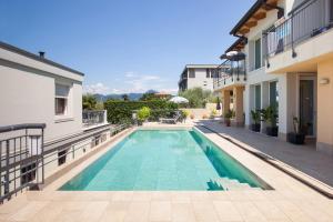 een afbeelding van een zwembad in een huis bij Apartment Righini in Torri del Benaco