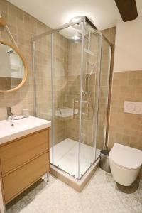 Ένα μπάνιο στο New! Beach Escape in Old Antibes +14 φωτογραφίες