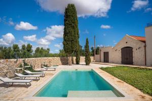 Swimmingpoolen hos eller tæt på WePuglia - Masseria del Cherubino