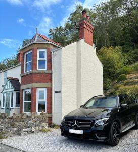 Το κτήριο όπου στεγάζεται  η παραθεριστική κατοικία