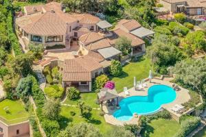 Πισίνα στο ή κοντά στο Cala di Volpe 5BR Villa