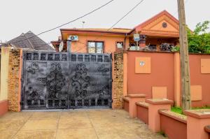 Galeriebild der Unterkunft Shortlet Apartment Magodo Phase1 in Iseri-Oke