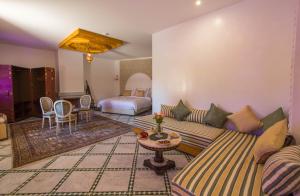Posezení v ubytování Riad Amor - Suite & Spa