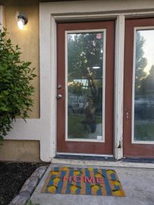 Photo de la galerie de l'établissement Zesty Studio & Pet Friendly Yard, à Modesto