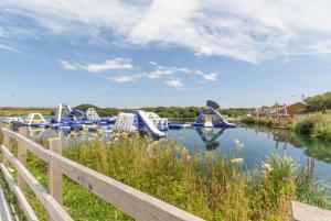 Bazén v ubytování The Snug - Retallack nebo v jeho okolí