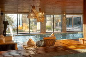 Πισίνα στο ή κοντά στο Golden Tulip Canela