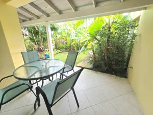 Taman di luar 9 Margate Gardens