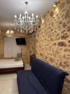 Гостиная зона в Georgia Kafira stone and marble traditional house