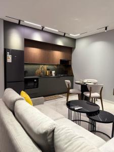 Et opholdsområde på Piramit Tower New High-Tech Apartment