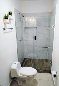 Koupelna v ubytování A residence with 4 bedrooms in a private community with a swimming pool