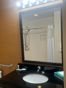 Imagen de la galería de Fairfield Inn and Suites by Marriott Atlanta Suwanee, en Suwanee