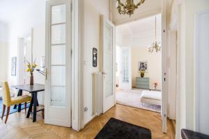 Posteľ alebo postele v izbe v ubytovaní Elegant & Stylish Apartment city center