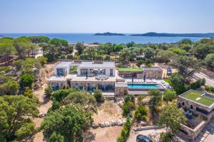 Bazén v ubytování Villa Monte Sereno Pinarellu nebo v jeho okolí