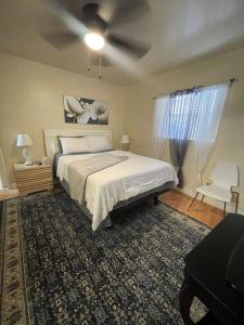 Postel nebo postele na pokoji v ubytování D&B Paradise Near Airport and Beaches