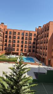 Bazén v ubytování App Dichtbij vliegveld, Madrid centrum en IFEMA nebo v jeho okolí