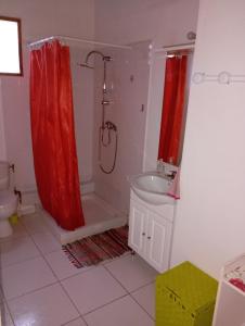 Phòng tắm tại L'Authentique Sikryé