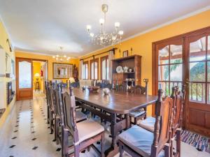 Billede fra billedgalleriet på Hilltop villa in Alcudia with bays views i Alcudia