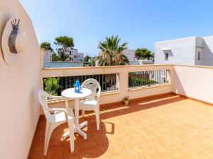 Fotografie z fotogalerie ubytování Stylish Island Villa with Sunlit Garden v destinaci Cacla D'or