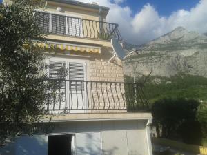 Nespecifikovaný výhled na hory nebo výhled na hory při pohledu z apartmánu