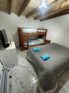 En eller flere senge i et værelse på Hostel Luxfran + 10 billeder