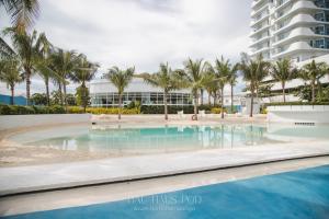 Πισίνα στο ή κοντά στο Entire 1BR for Family with Spacious Balcony, PS4 & Instax Camera