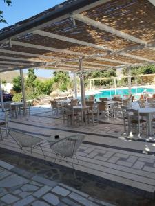 Bazén v ubytování Armadoros Hotel / Ios Backpackers nebo v jeho okolí