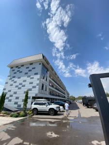 Gallery image of Nowel Hotel I-K in Korumdy