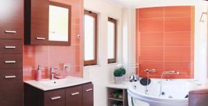 Kúpeľňa v ubytovaní Villa Gianna + 15 fotografií
