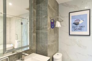 Ένα μπάνιο στο 5loft Anti-Hotel, Silom, Bangkok +52 φωτογραφίες