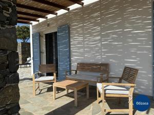 Gallery image of Theasea Suites - Ateliou in Vari +21 photos