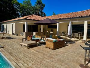 Bazén v ubytování Country villa with pool nebo v jeho okolí