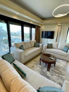 Χώρος καθιστικού στο Luxury apartment Nile view