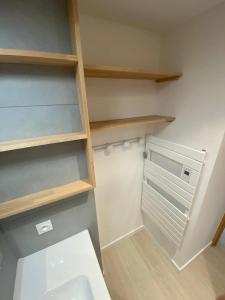 Ένα μπάνιο στο Studio cosy à Méribel Mottaret - 27 m² avec balcon