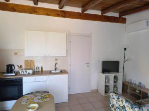 Η κουζίνα ή μικρή κουζίνα στο La casa della nonna