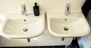 Billede fra billedgalleriet på Larimar Apartment - Vollausstattung - WLAN - Balkon i Erfurt + 15 billeder