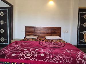 Photo de la galerie de l'établissement Burj Al Jaisalmer Luxury Desert Camp, à Sām 21 autres photos