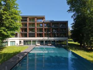 Bazén v ubytování Buff Hotel & Resort Konstanz nebo v jeho okolí