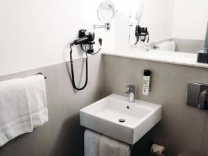 Bilik mandi di Hotel am Tierpark Gotha +19 gambar