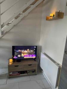 Μια τηλεόραση ή/και κέντρο ψυχαγωγίας στο La petite bulle