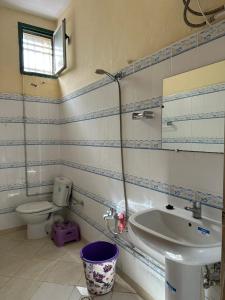Ένα μπάνιο στο Typique AppartementVilla +7 φωτογραφίες