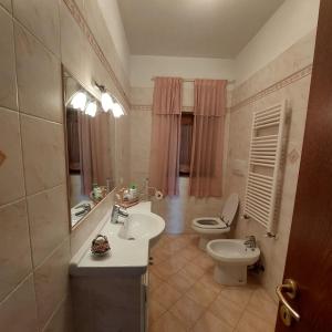 Ένα μπάνιο στο La Casa di Rina