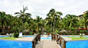 Bazén v ubytování One Bed 2 Bath, at Playa Royale Condo 3102, Free WIFI nebo v jeho okolí + 15 fotografií