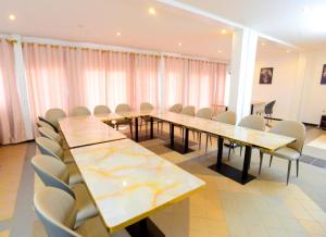 Οι επιχειρηματικές εγκαταστάσεις ή/και οι αίθουσες συνεδριάσεων στο flamboyant hôtel