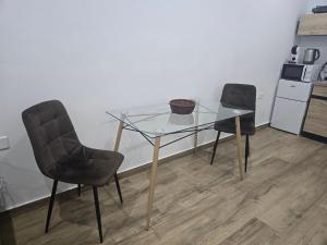 Η κουζίνα ή μικρή κουζίνα στο Studio Groundfloor Apartment +8 φωτογραφίες