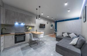 Dapur atau dapur kecil di Studio Smart plaza Obolon 63 +11 gambar