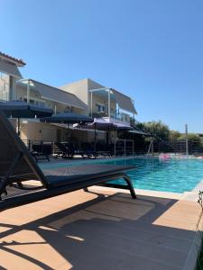 Πισίνα στο ή κοντά στο Orpheas Luxury Apartment
