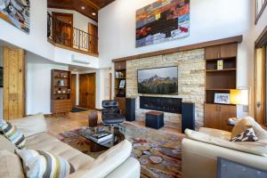 Χώρος καθιστικού στο Beaver Creek Ski-In Ski-Out - Slopeside Luxury +35 φωτογραφίες