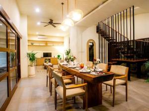 TV a/nebo společenská místnost v ubytování Villa Binarmata